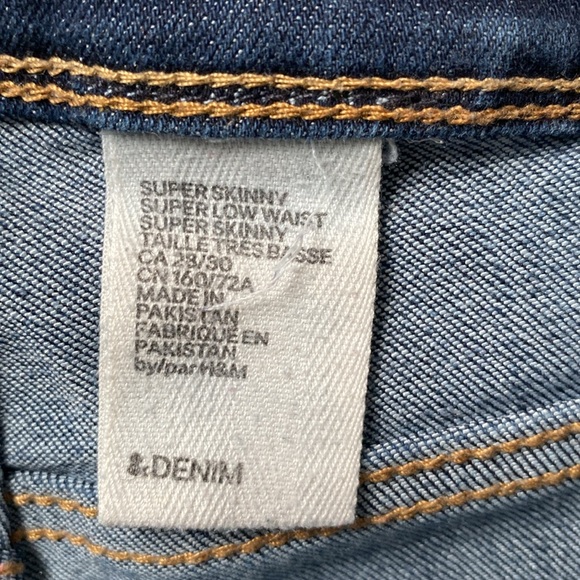 H&M Super low rise jeans size 28 - Picture 2 of 2